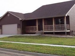 500 N Blue Bell Ln, Sioux Falls, SD 57107
