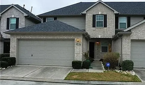 2926 Meadowglen Crst Photo 1