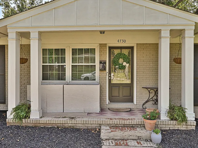 4730 Crestmont Dr — Photo 4