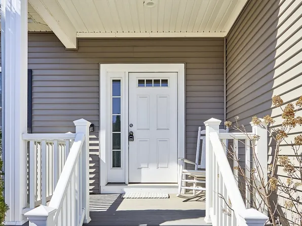 17 Cricket Ln #28, Tyngsboro, MA 01879