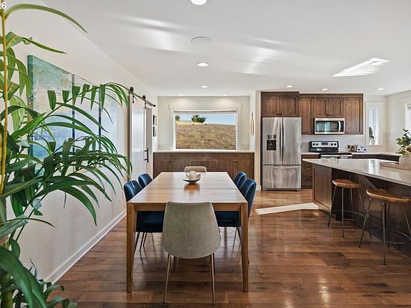 4th image of 2010 SW Schaeffer Rd