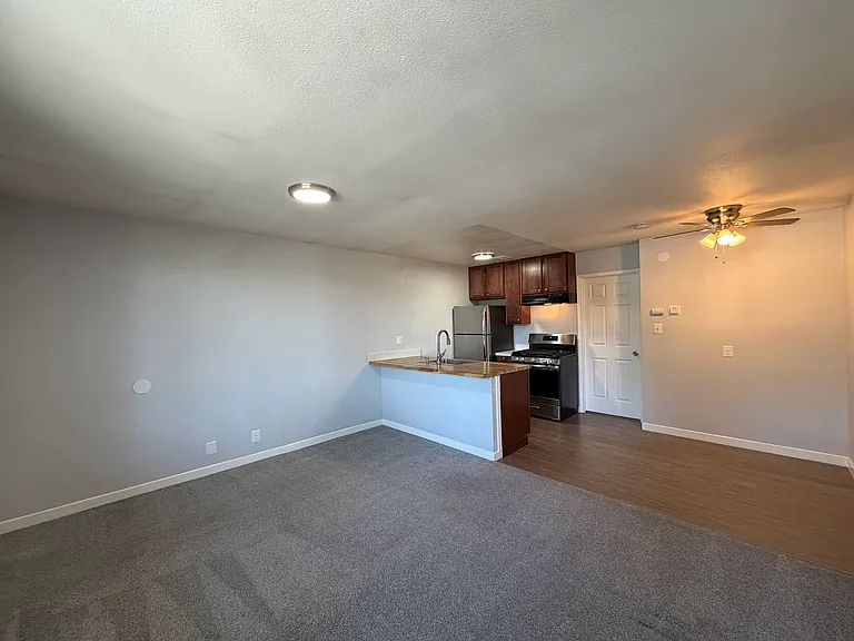 Tahoe Terrace Apartments — Photo 5