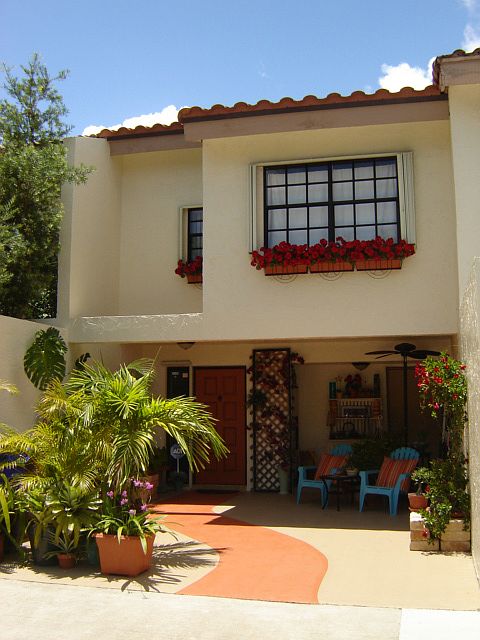2 Story Townhouse 