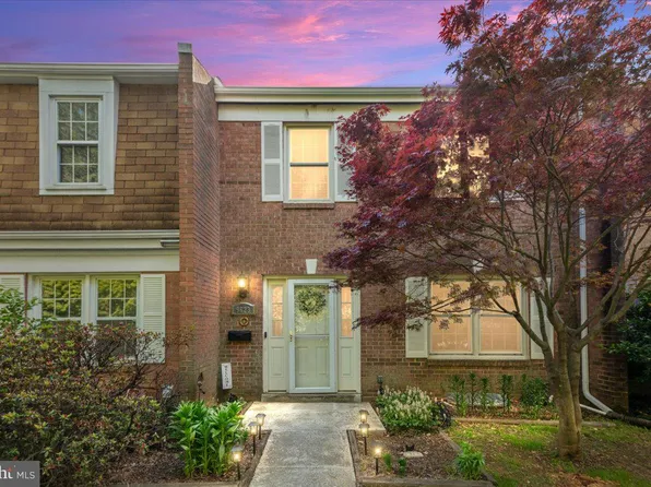 9623 Blake Ln, Fairfax, VA 22031