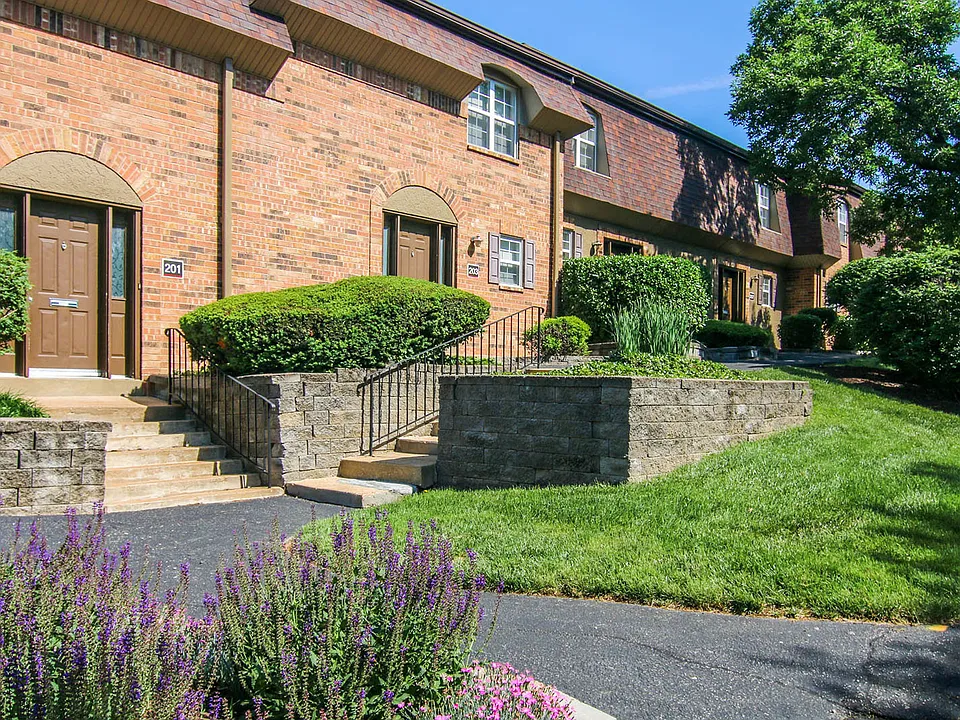 Madison Rockwood Apartment Rentals - Ballwin, MO | Zillow