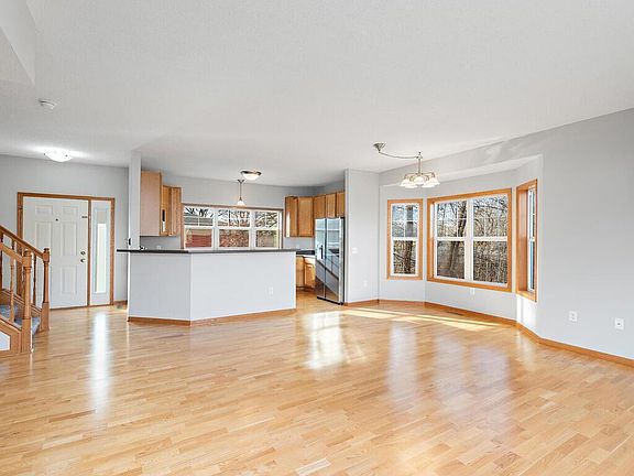 3rd image of 1343 Magnolia Ave