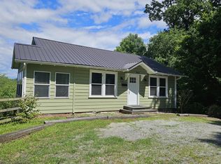834 Norwood St SW, Lenoir, NC 28645