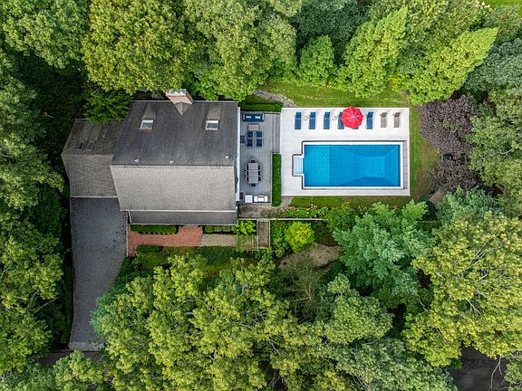 3rd image of 37 Barnes Ave