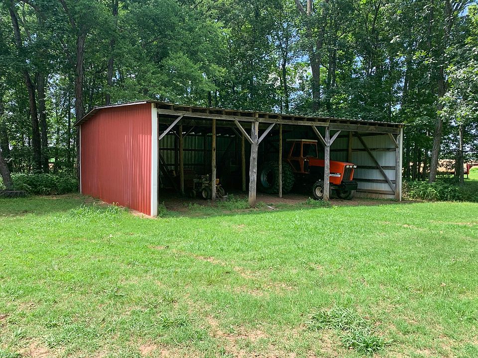 2nd image of 1421 Longview Rd