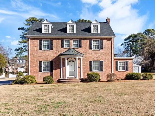 330 Kemp Ln, Chesapeake, VA 23325