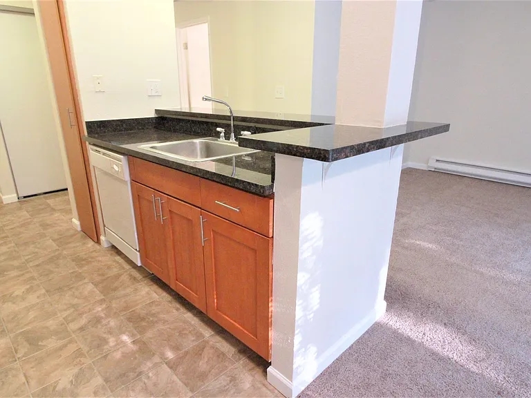 Willow Creek Apartments — Photo 65