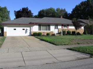 29451 Valley View Dr, Wickliffe, OH 44092