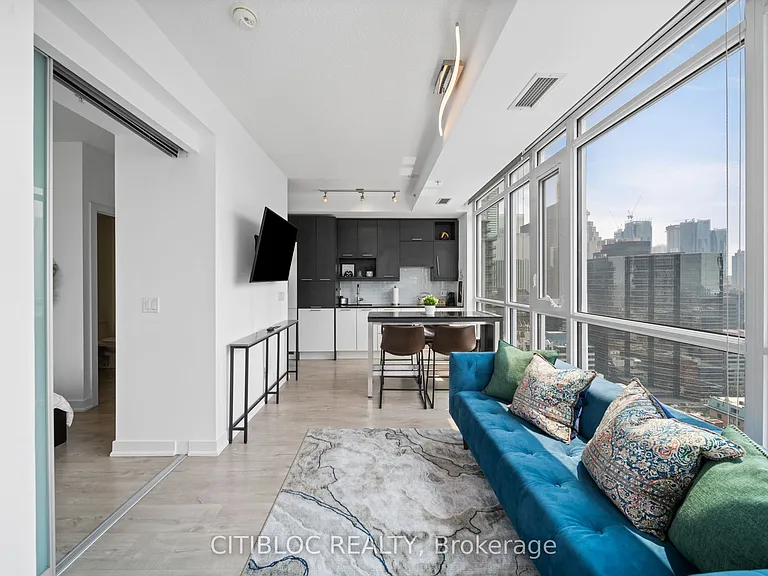 30 Nelson St #2807 — Photo 3