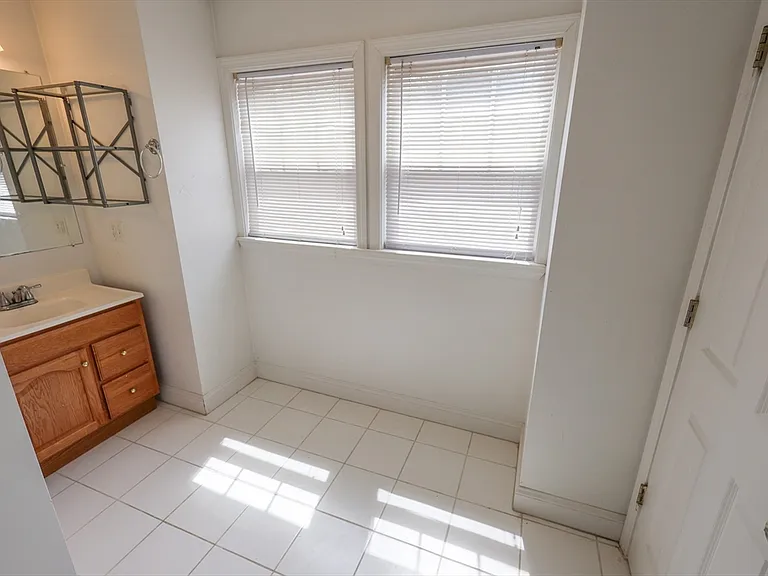 70 Mount Hope St #2 — Photo 7
