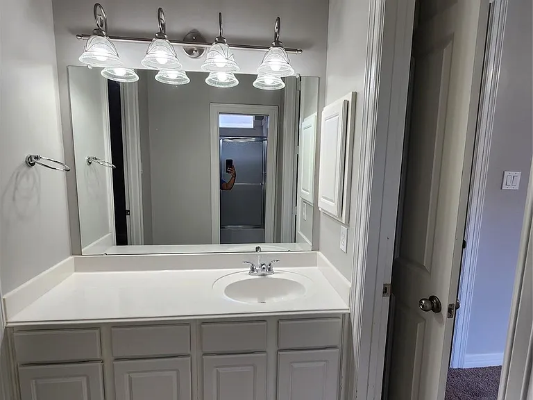 8440 Majestic Lake Ct — Photo 21