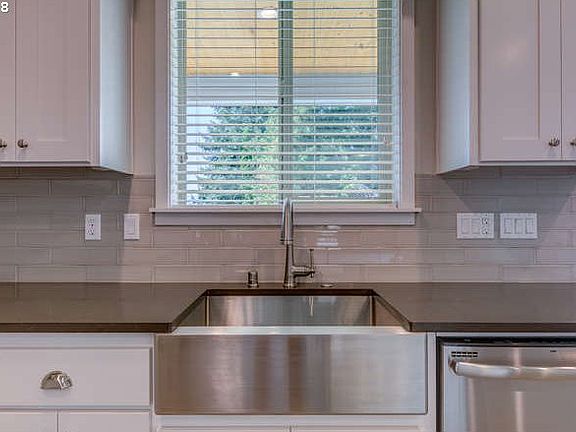 5th image of 304 E Spruce Ave
