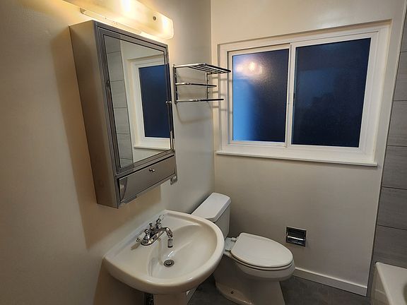5th image of 2640 8th Ave APT B