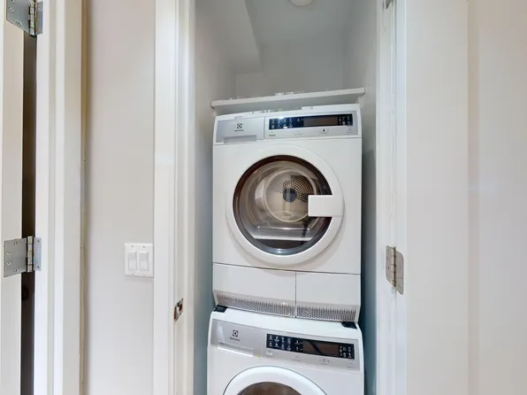 237 East 34th Street image 20 of 40