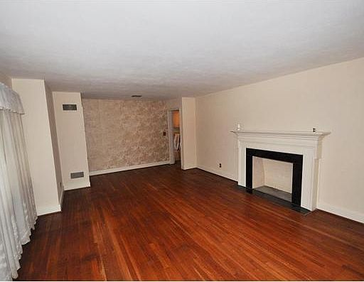 3rd image of 5520 Camelot Dr
