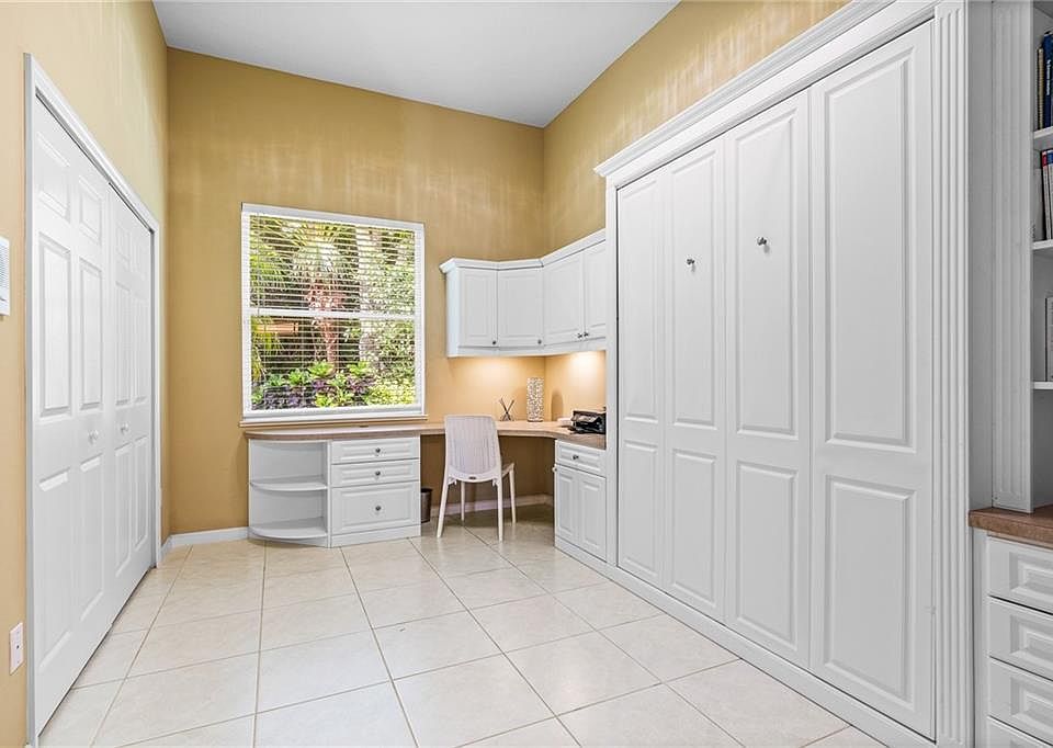 1st image of 919 Island Club Square