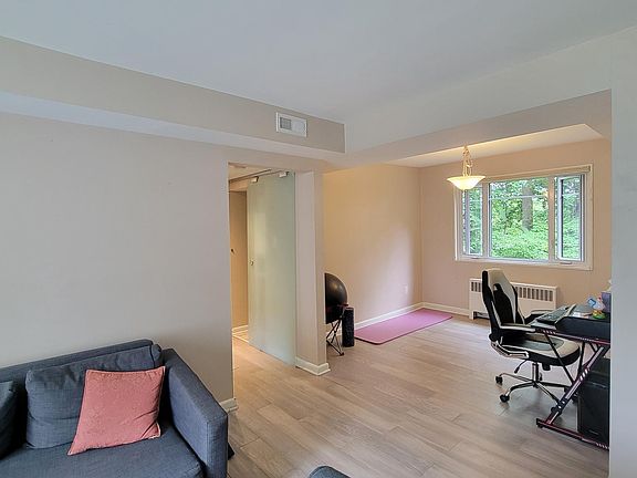 5th image of 10407 Montrose Ave APT 201