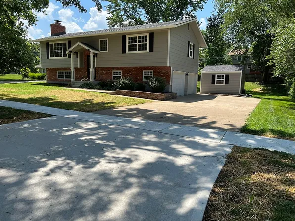 2909 W 26th St, Lawrence, KS 66047