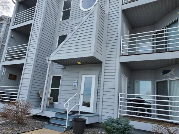 224 Clinton Reef Dr, Port Clinton, OH 43452