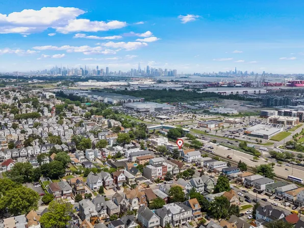 526 Avenue East image 3 of 18