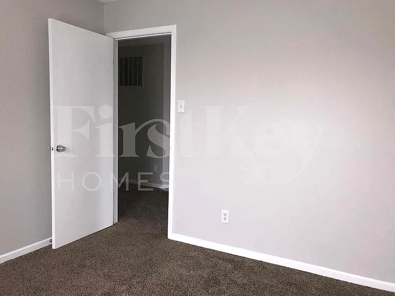 1749 Blue Grass Pkwy — Photo 6