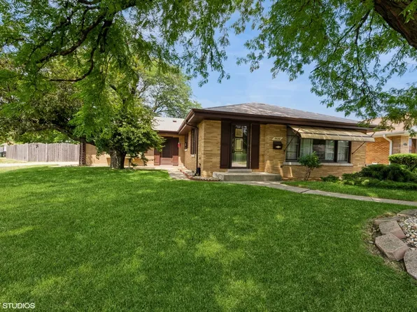 5520 Harvard Ter, Skokie, IL 60077