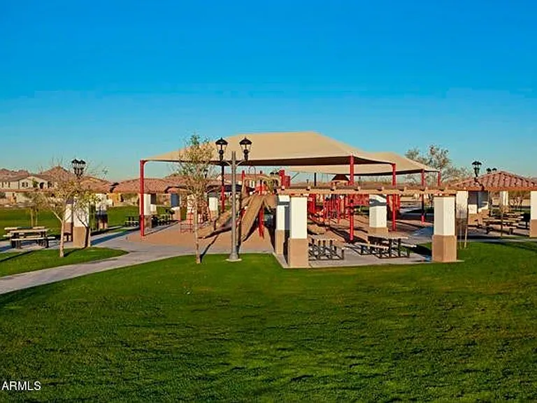 17878 W Desert Wind Dr — Photo 36