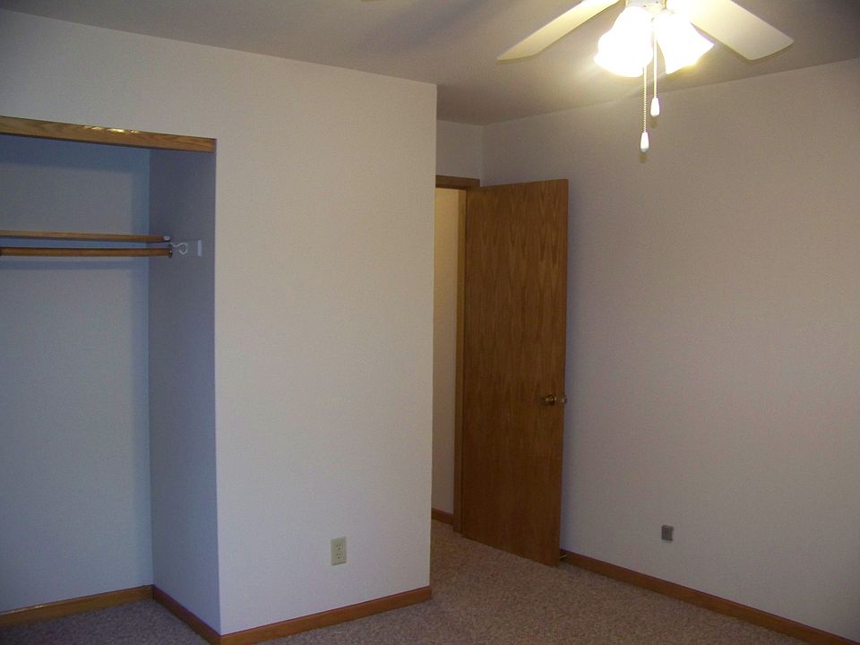 1st image of 8843 S Oak Park Dr APT 3