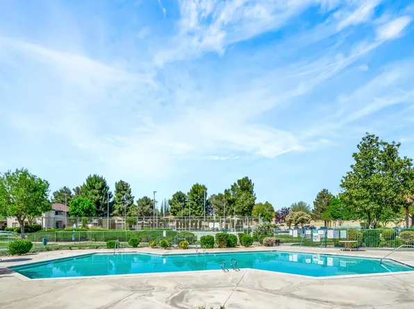 44430 15th St E APT 8, Lancaster, CA 93535
