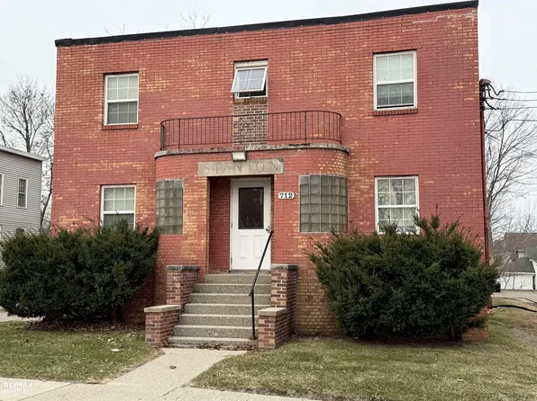 712 S Grand Traverse St, Flint, MI 48502