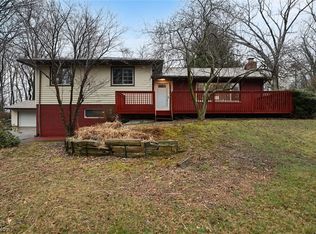 3127 Ethan Allen Rd, Barberton, OH 44203