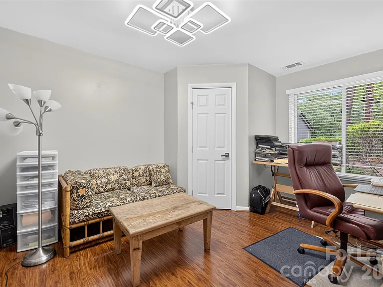 185 Riverview Ter — Photo 16