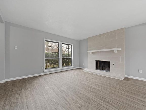 5th image of 1038 Alexandria Ave