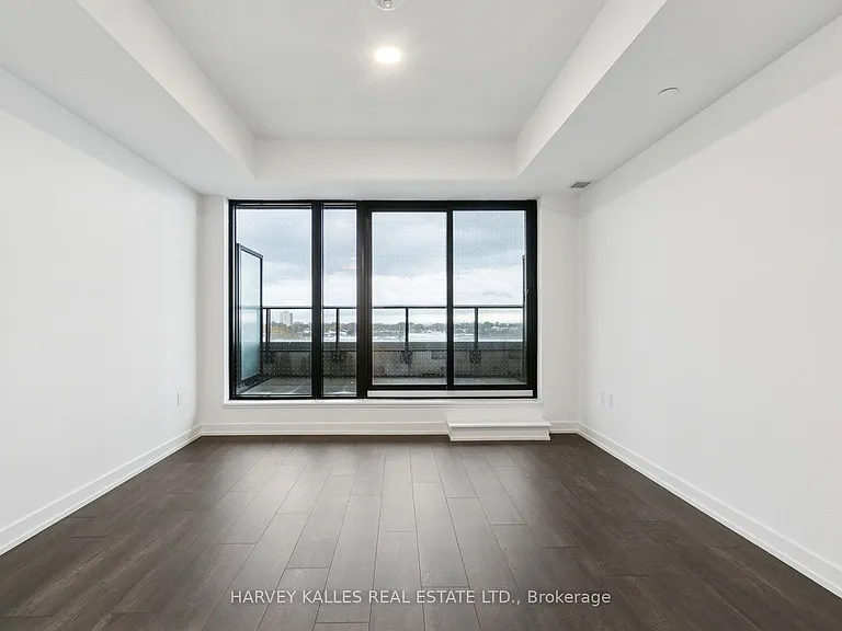 801 The Queensway #512 — Photo 2