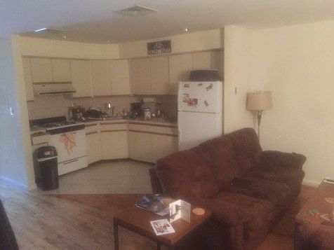 2nd image of 116 Washington St APT 1