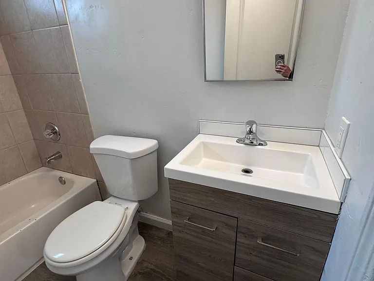1125 Lochbrae Rd #1 — Photo 18