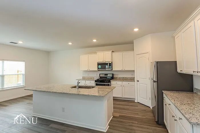 2934 Jackson Smt — Photo 5