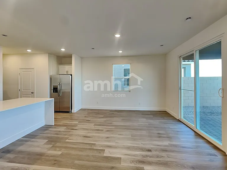 10560 Lagaspi Dr — Photo 5