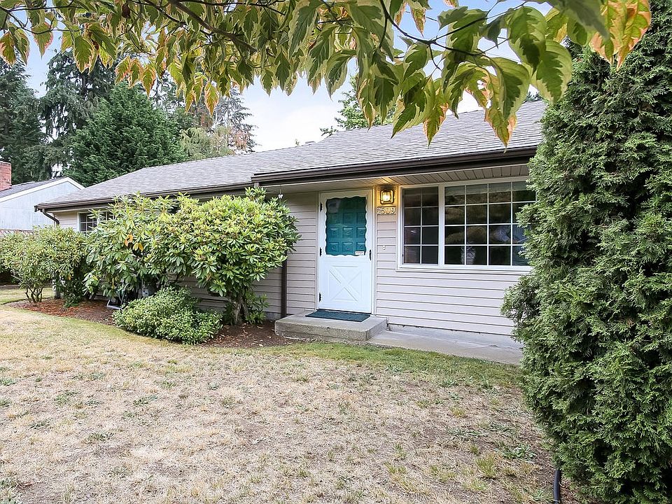1st image of 2509 NE 205th St