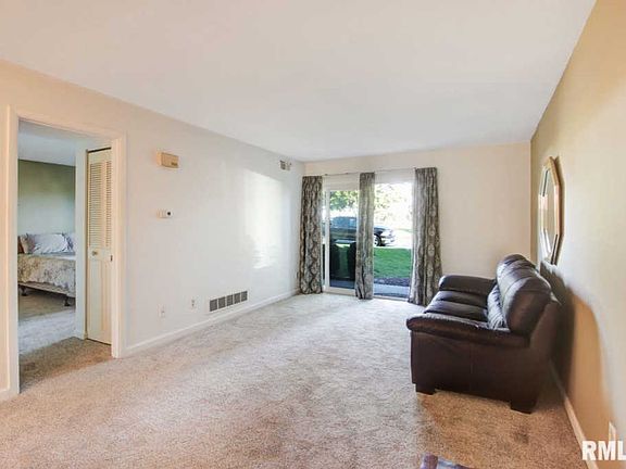 3rd image of 2414 W Pasmoso Dr APT 102