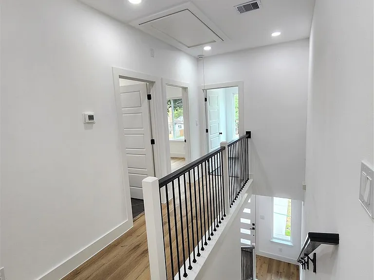 316 S Sandra St #A — Photo 10