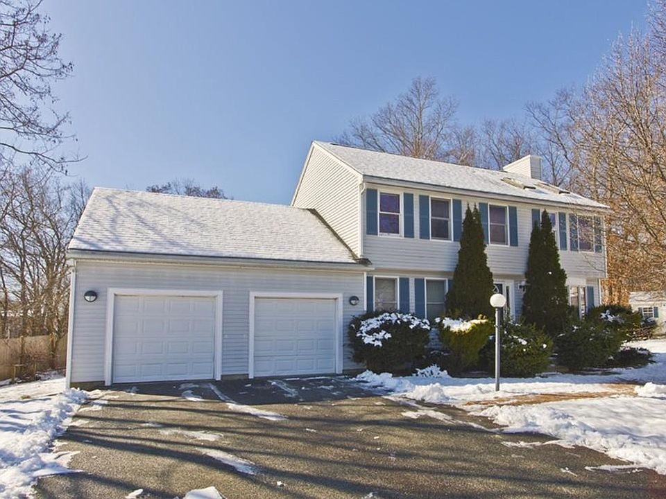 1st image of 15 Carrie Ave