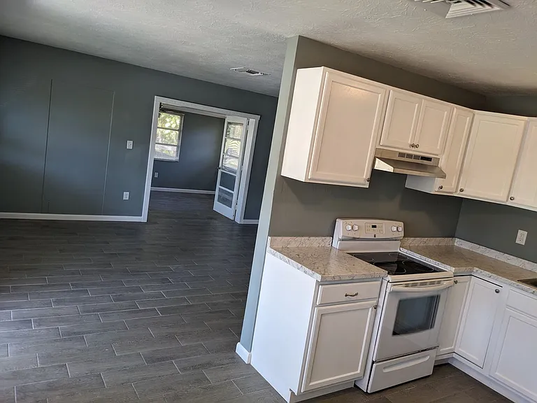 3701 Ferguson St — Photo 15