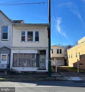 20 S 2nd St, Saint Clair, PA, 17970