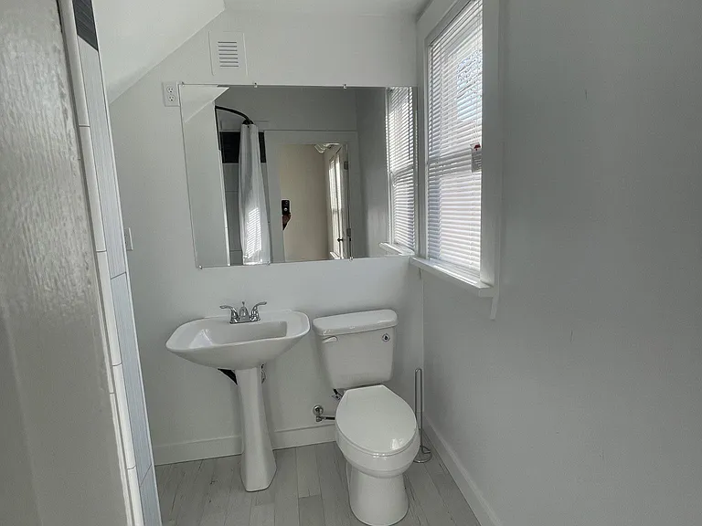 117 S Welch St — Photo 9