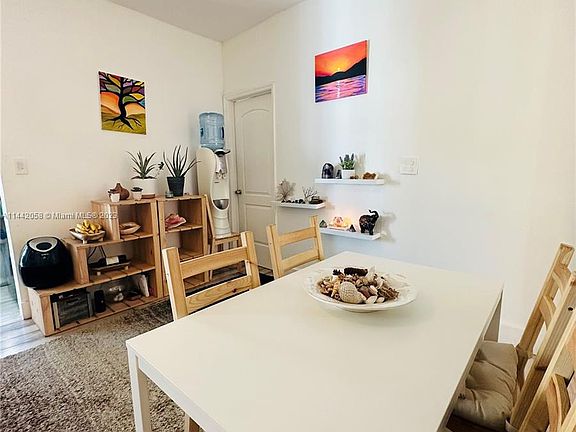 3rd image of 752 Euclid Ave #3